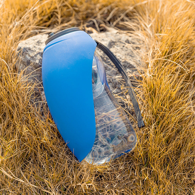 680ml portable dog water bottle with drinking trough